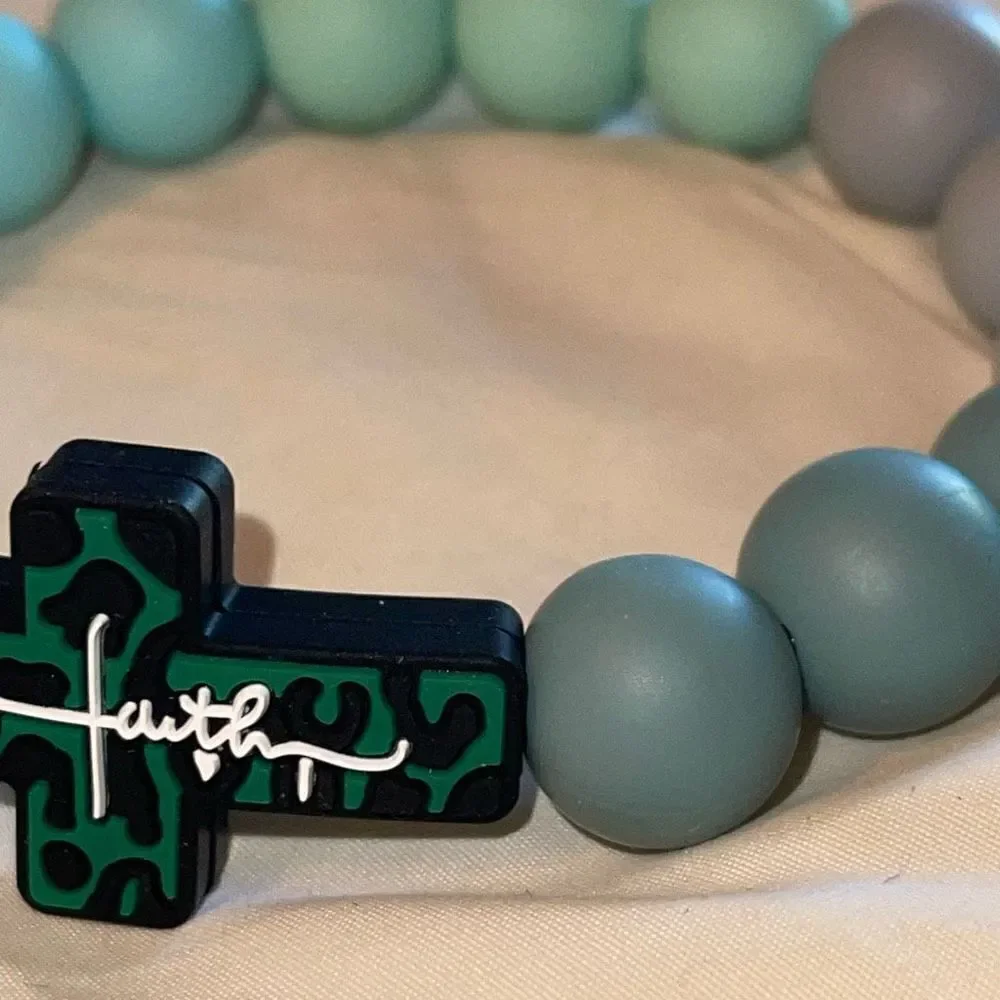 Keychain bracelet wristlet silicone beaded Faith Cross Christ Christian Leopard